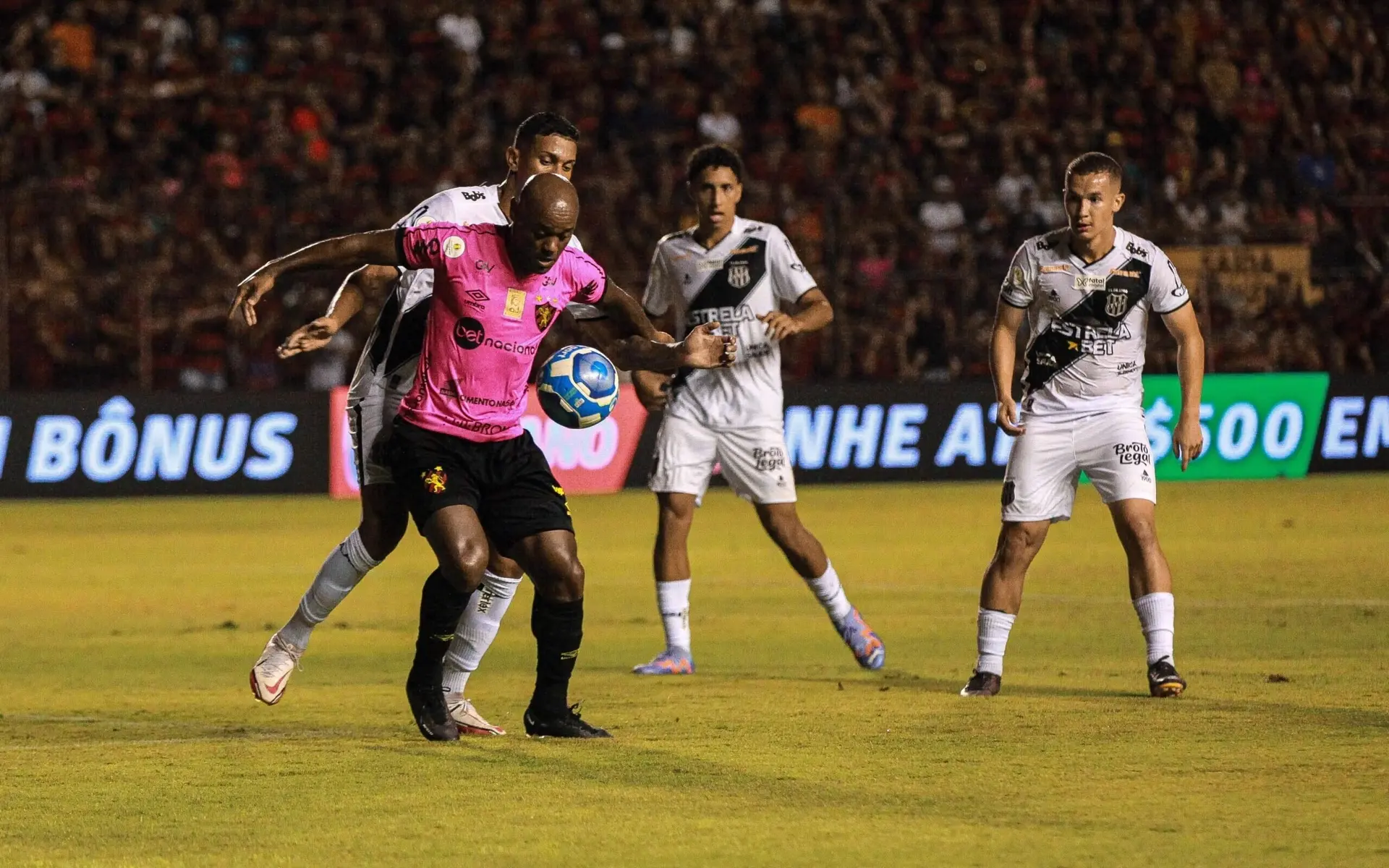 Ponte Preta abre 3 a 0, mas Sport arranca empate heroico na Série B